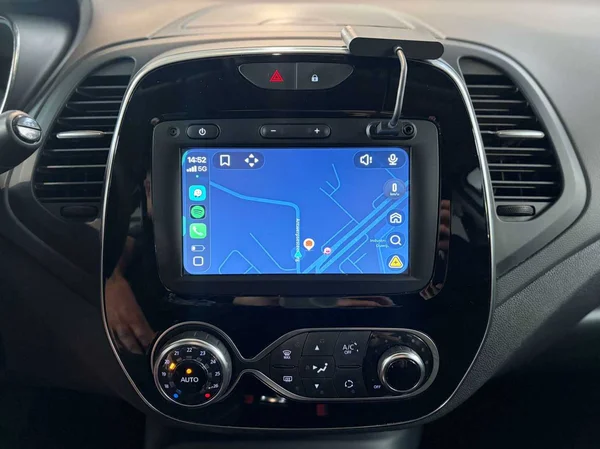 Renault Captur (2018) — foto 16 van 16