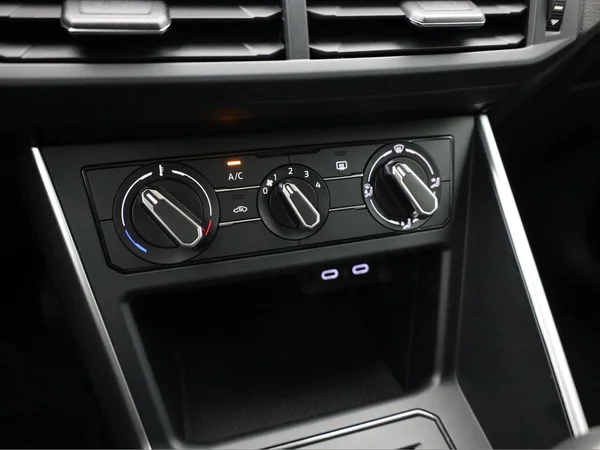 VOLKSWAGEN Polo (2022) — foto 8 van 19