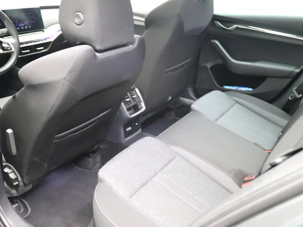 SKODA Octavia Combi (2024) — foto 25 van 32