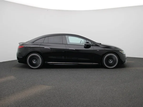 Mercedes-Benz EQE (2022) — foto 56 van 72