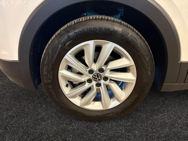VOLKSWAGEN T-Cross (2022) — foto 12 van 15