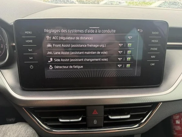 SKODA Kamiq (2020) — foto 15 van 27