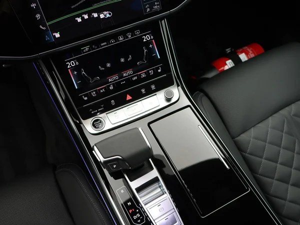 AUDI A8 PHEV (2025) — foto 9 van 27