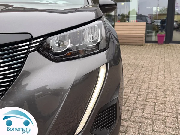 Peugeot 2008 (2023) — foto 5 van 45