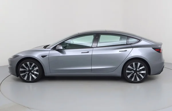 Tesla Model 3 (2025) — foto 12 van 30