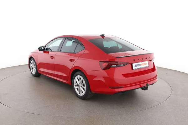 Skoda Octavia (2022) — foto 10 van 16