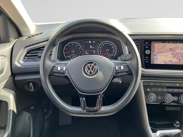 VOLKSWAGEN T-Roc (2021) — foto 13 van 22