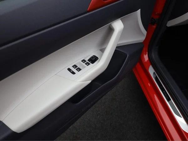 VOLKSWAGEN Polo (2018) — foto 5 van 20