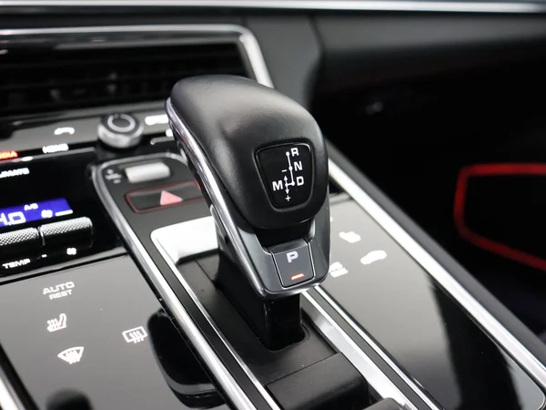 PORSCHE Panamera (2020) — foto 4 van 36