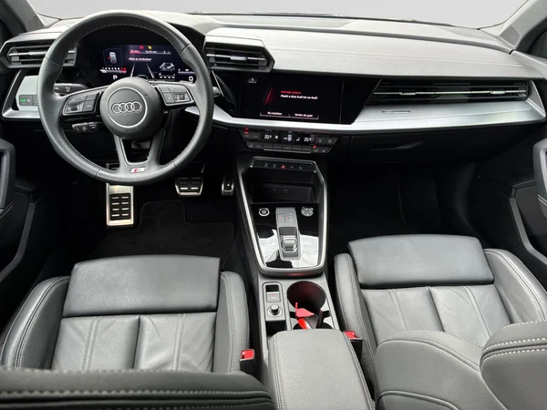 AUDI A3 Sportback (2023) — foto 9 van 23
