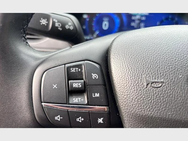 Ford Kuga (2022) — foto 10 van 26