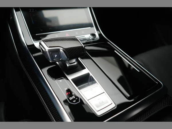 AUDI Q7 PHEV (2023) — foto 20 van 39