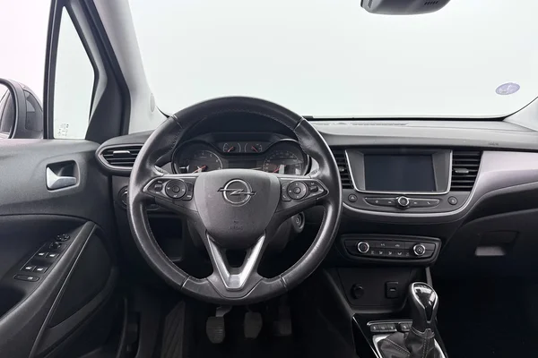 Opel Crossland (2022) — foto 9 van 33