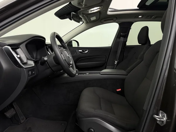 VOLVO XC60 (2022) — foto 2 van 30