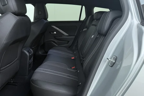 Opel Astra Sports Tourer (2025) — foto 13 van 14