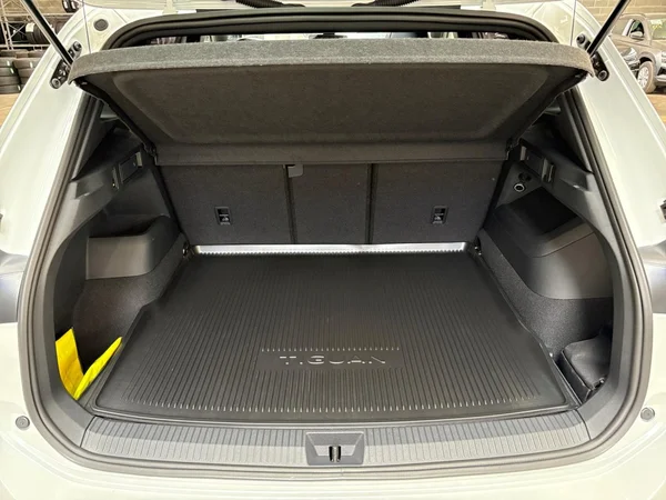 VOLKSWAGEN Tiguan (2026) — foto 4 van 15