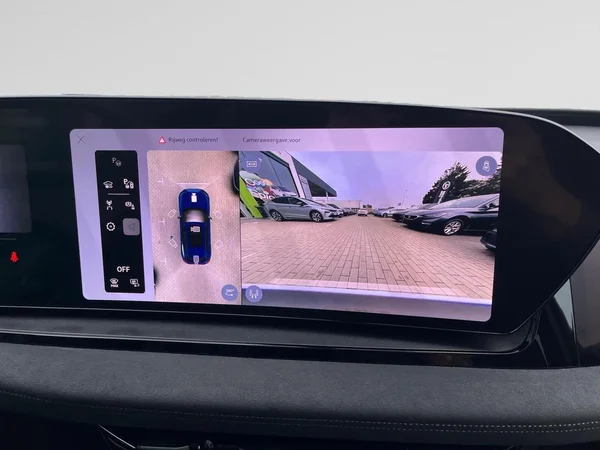 AUDI Q6 e-tron (2026) — foto 18 van 21