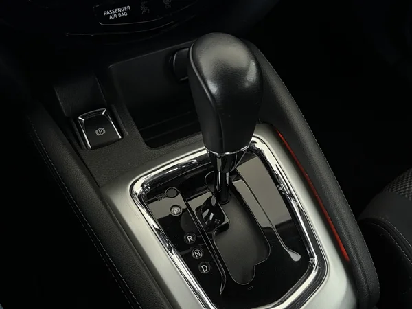 NISSAN Qashqai (2015) — foto 4 van 23
