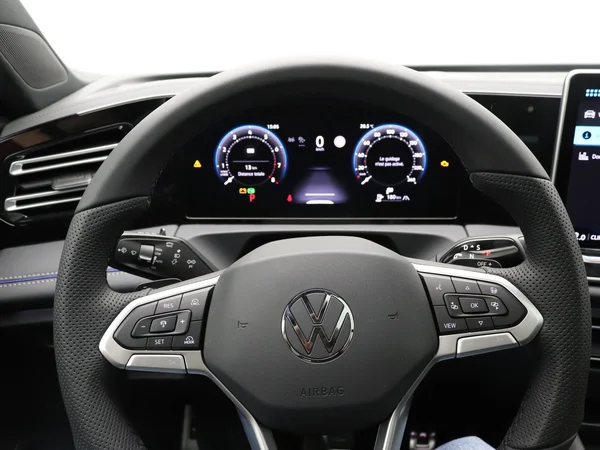 VOLKSWAGEN Tiguan (2025) — foto 6 van 20
