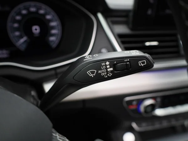 Audi Q5 (2023) — foto 18 van 53