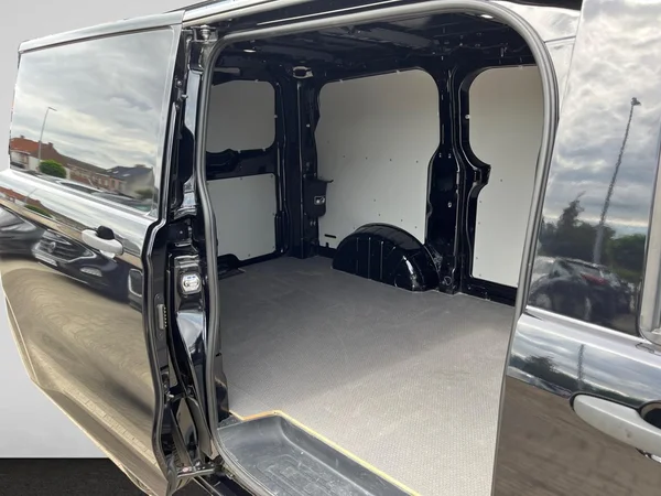 VOLKSWAGEN Transporter T7 28 Fourgon Swb Dsl (2025) — foto 4 van 21