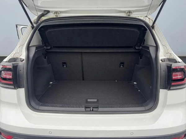 VOLKSWAGEN T-Cross (2019) — foto 2 van 26