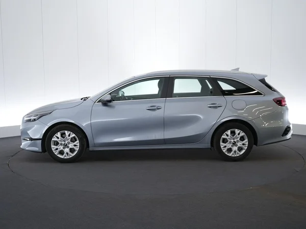 Kia cee'd (2024) — foto 12 van 23