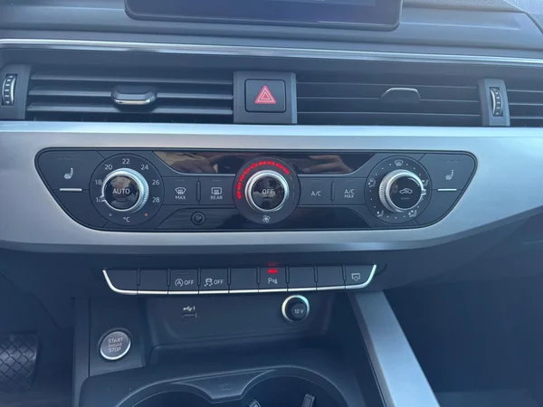AUDI A4 (2019) — foto 2 van 21