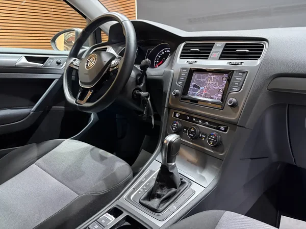 Volkswagen Golf (2013) — foto 6 van 22