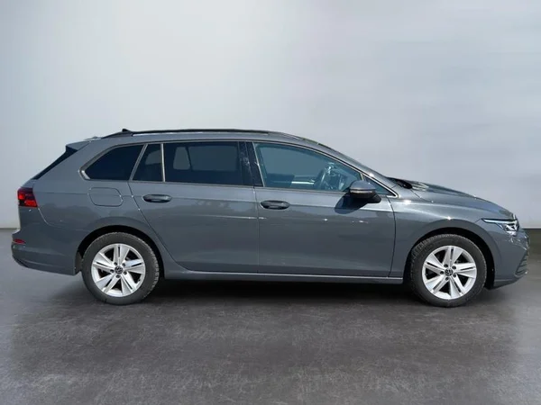 VOLKSWAGEN Golf VIII SW (2023) — foto 29 van 31