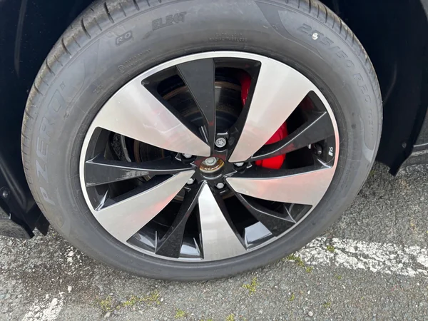 AUDI Q6 e-tron (2025) — foto 9 van 24