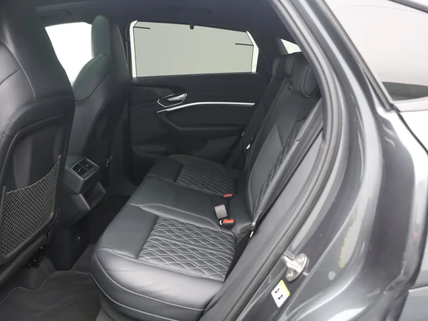 AUDI e-tron Sportback (2022) — foto 20 van 20
