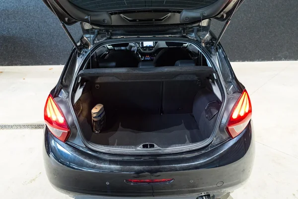 Peugeot 208 (2017) — foto 30 van 33