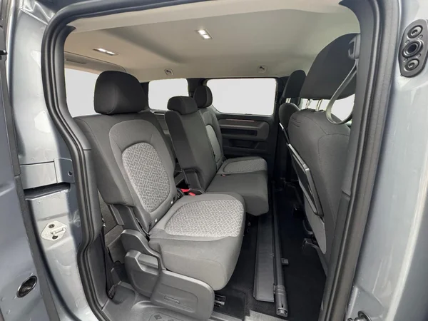 VOLKSWAGEN ID.Buzz (2023) — foto 2 van 19