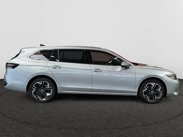 VOLKSWAGEN Passat SW (2025) — foto 21 van 24