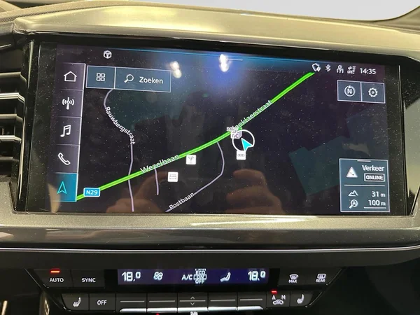AUDI Q4 e-tron (2025) — foto 13 van 16