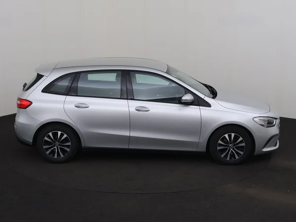 MERCEDES B 180 (2020) — foto 21 van 25