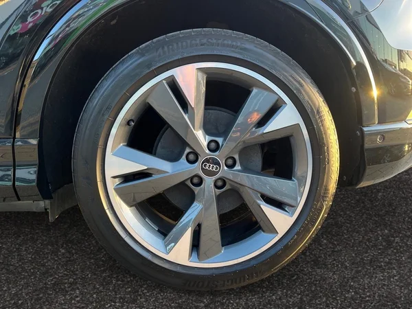 AUDI Q4 e-tron (2022) — foto 6 van 17