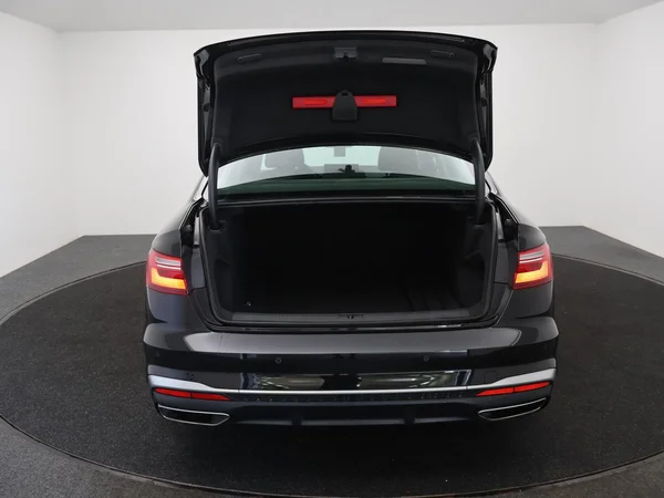 AUDI A4 (2022) — foto 15 van 28