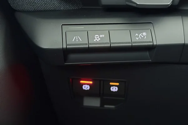 Renault E-Megane E-Tech (2022) — foto 19 van 35
