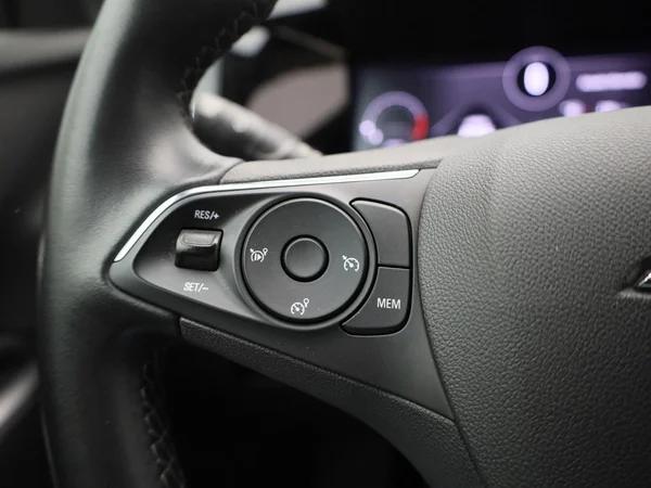 Opel Grandland (2022) — foto 9 van 34