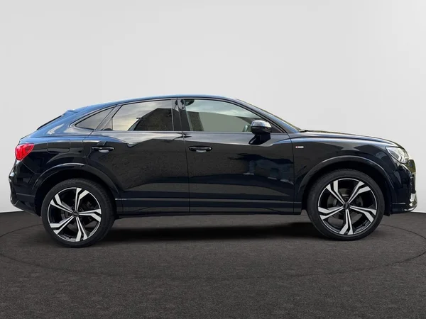AUDI Q3 Sportback (2023) — foto 11 van 15