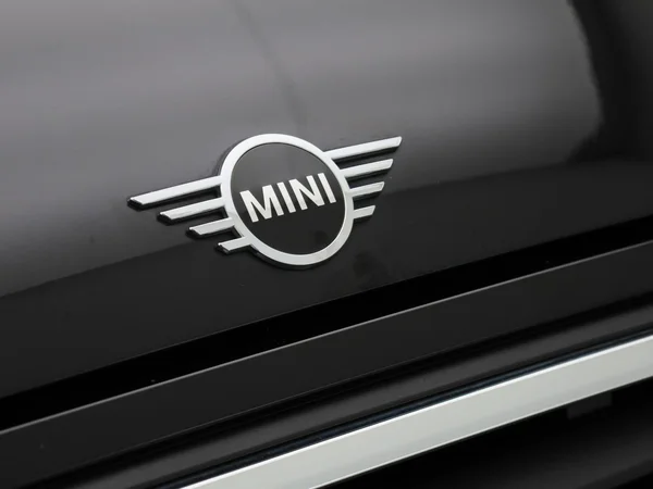 MINI Cooper (2022) — foto 24 van 38
