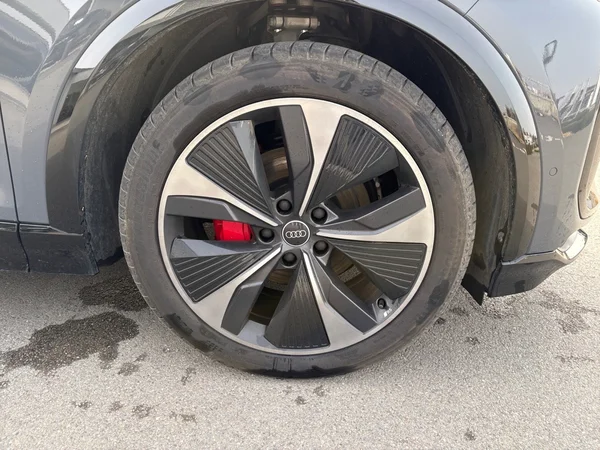AUDI Q6 e-tron (2026) — foto 7 van 24