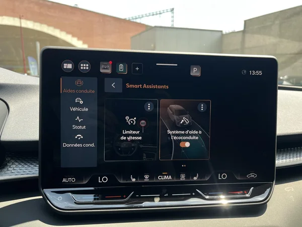 CUPRA Terramar e-Hybrid (PHEV) (2026) — foto 3 van 18