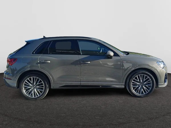 AUDI Q3 (2024) — foto 18 van 20