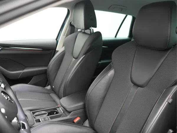 SKODA Octavia SW (2022) — foto 12 van 28