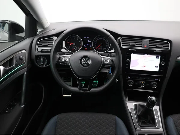 VOLKSWAGEN Golf VII (2020) — foto 4 van 20
