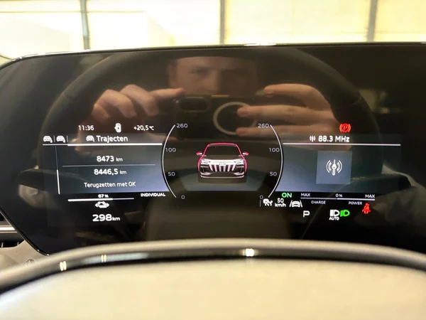 AUDI Q6 e-tron (2025) — foto 17 van 17