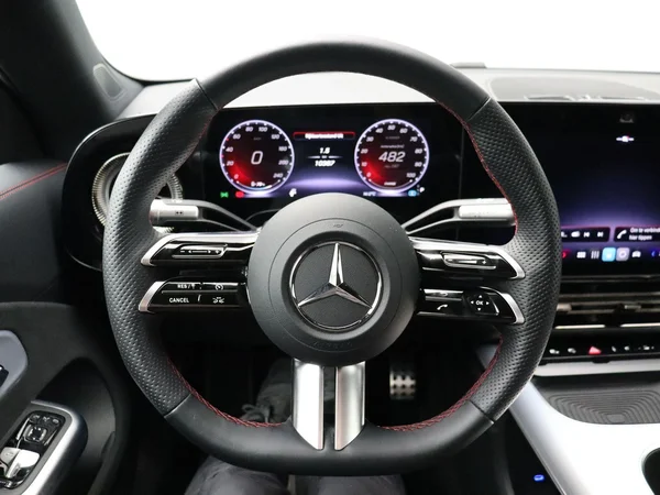 Mercedes-Benz CLA (2025) — foto 6 van 31